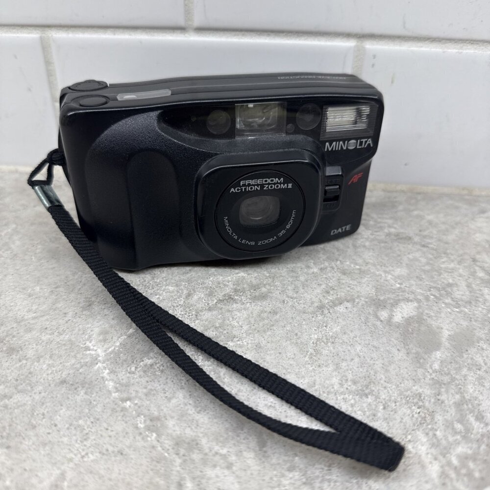 Minolta Freedom Action Zoom II AF Point & Shoot 35mm Film Camera w Zoom. Works!